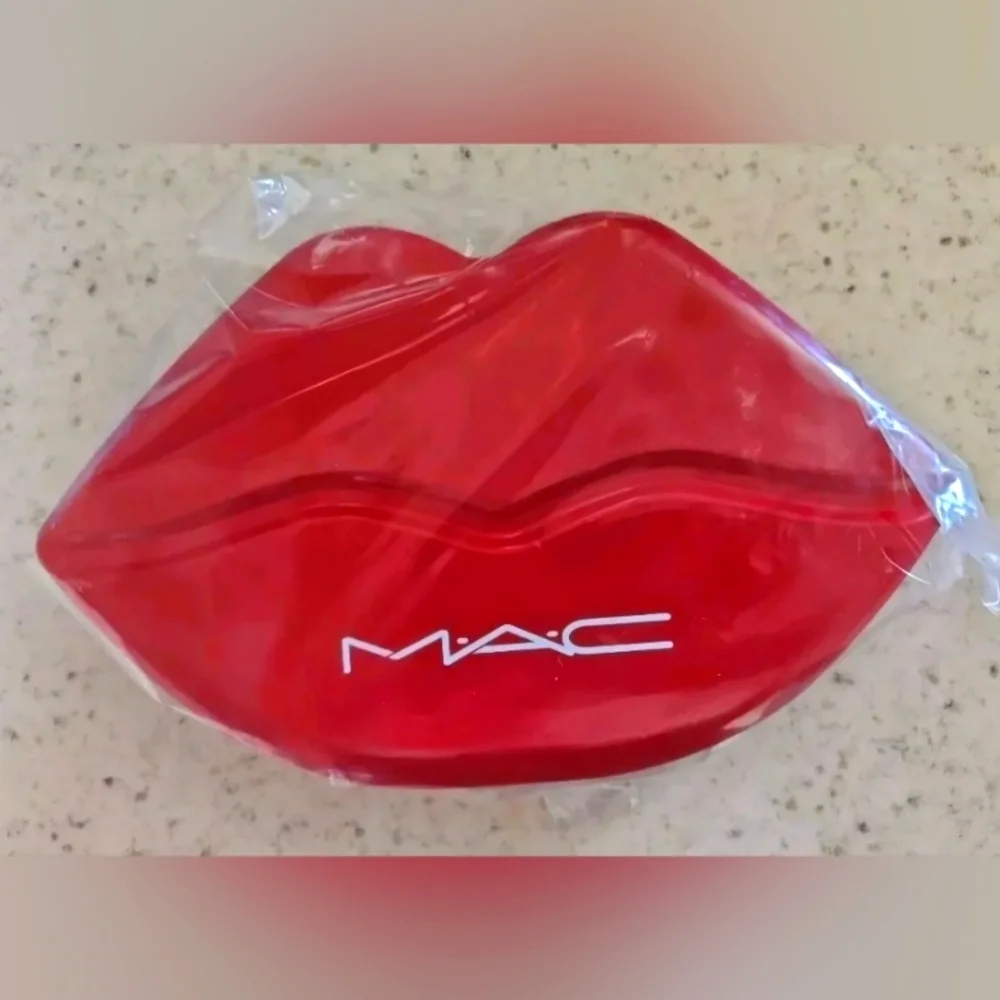 New Mac Lip Shaped Tin